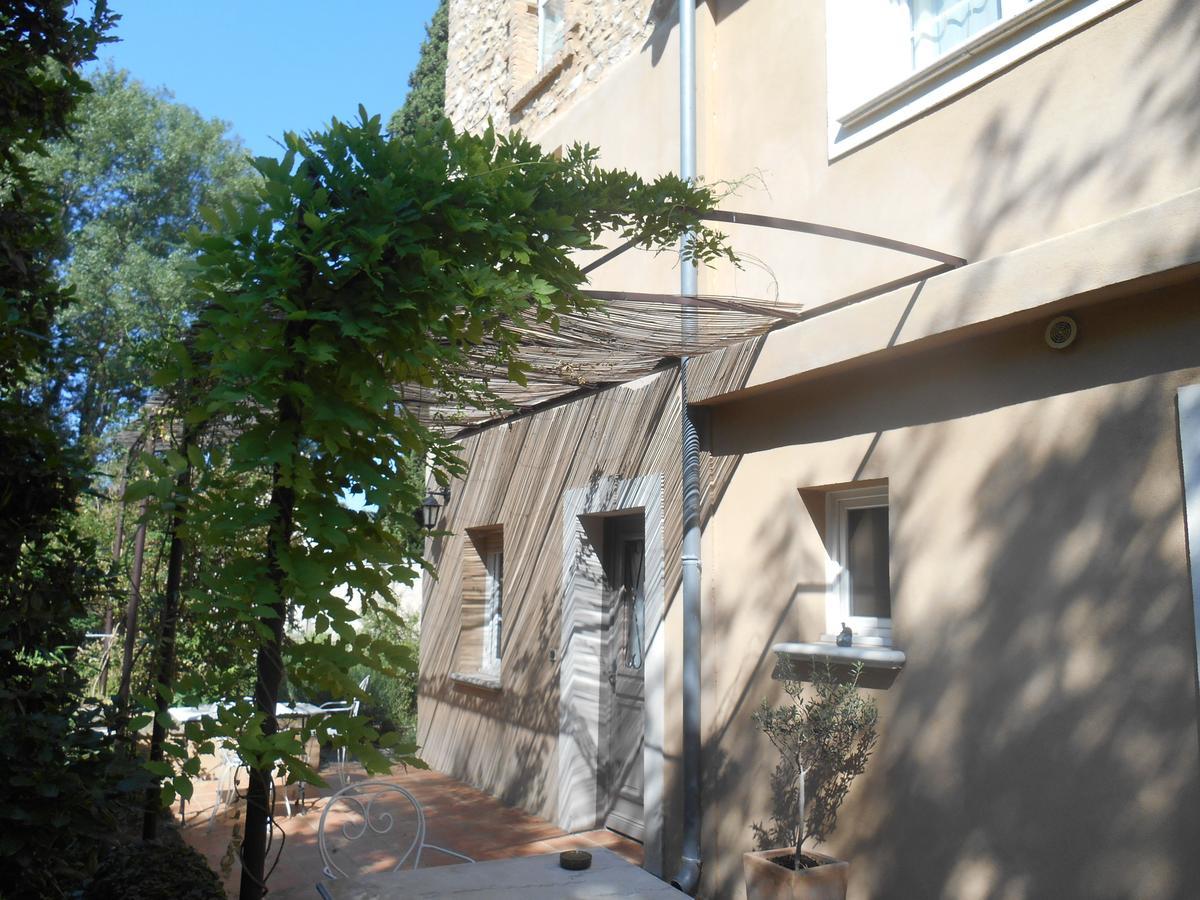 Bed and Breakfast La Feniere Vénéjan Exterior foto